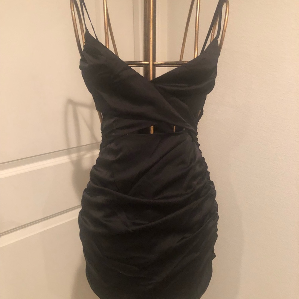Sexy strapless black dress. (S)